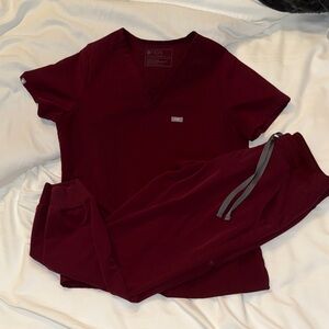 Figs Burgundy Scrub Set